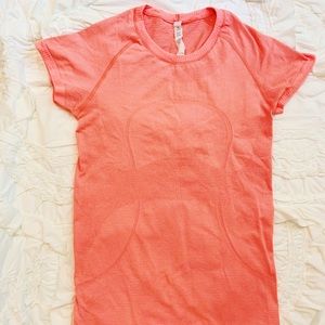 Lululemon Swiftly Tech Short Sleeve Size 8